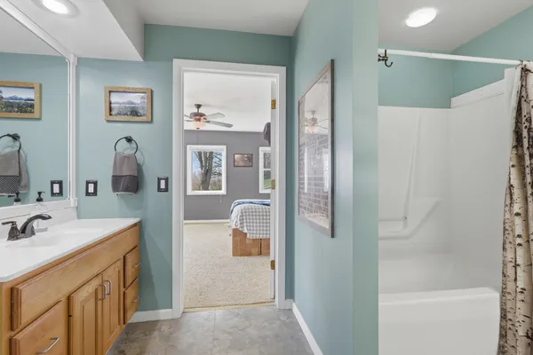 $359,900 | 6400 Valley Drive, Bettendorf, IA 52722