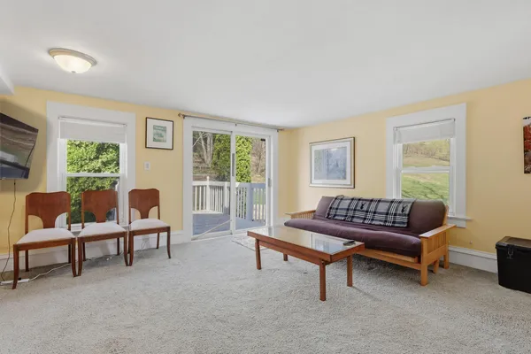 $359,900 | 6400 Valley Drive, Bettendorf, IA 52722