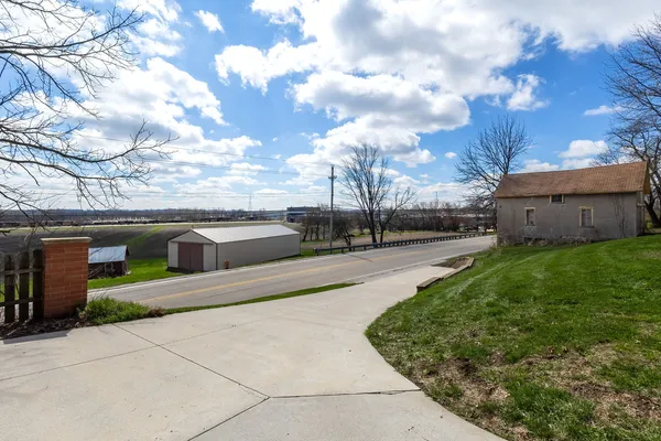 $359,900 | 6400 Valley Drive, Bettendorf, IA 52722