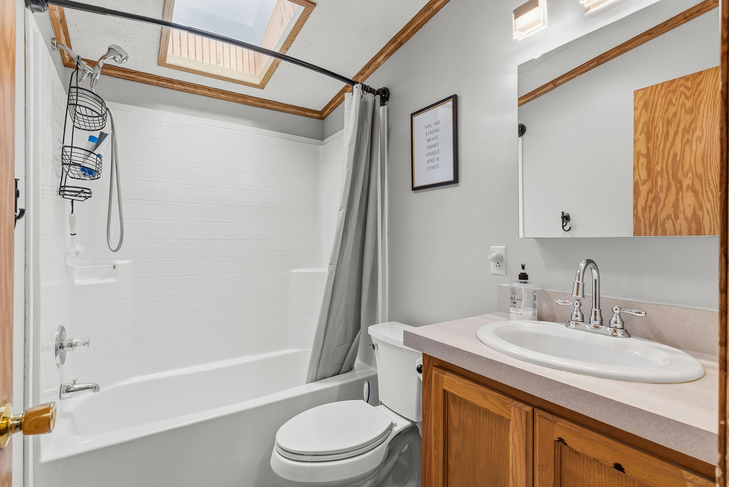 880 North East Street Fenton, MI 48430 - Photo 22 of 33 50213327-794eb000-5325-43bc-9874-9249174ad018.JPG