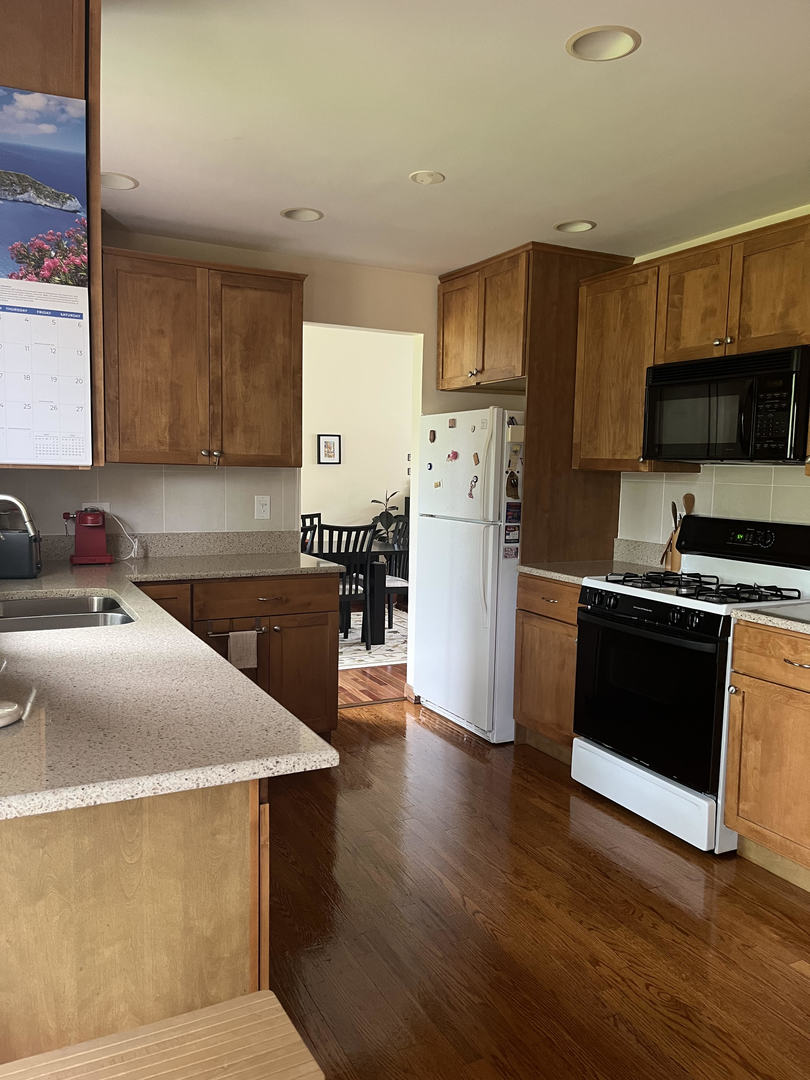 650 Shallow Cove Road Lake Zurich, IL 60047 - Photo 6 of 13