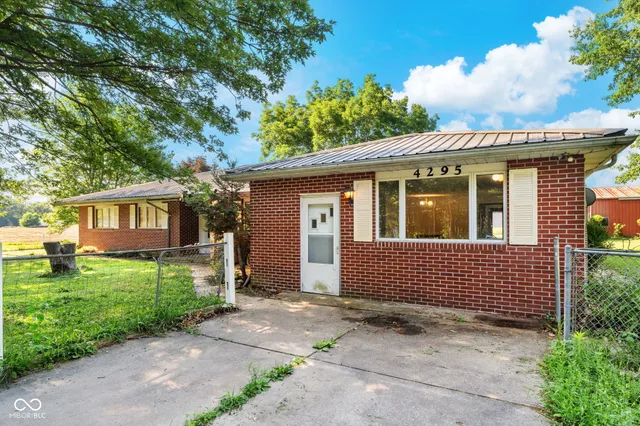 $299,900 | 4295 East Oregon Church Road, Terre Haute, IN 47802