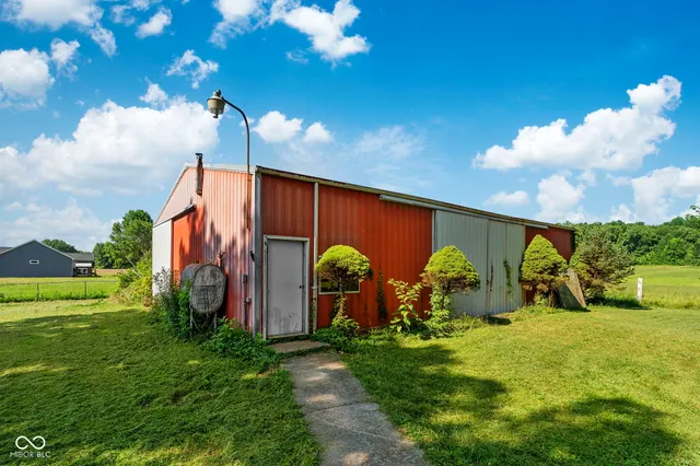 $299,900 | 4295 East Oregon Church Road, Terre Haute, IN 47802