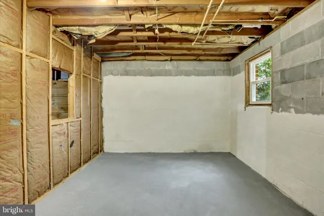 a view of utility room