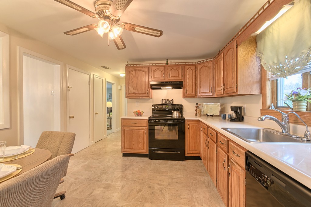 4 Crescent Road Woburn, MA 01801 - Photo 7 of 28 Gallery Image 7