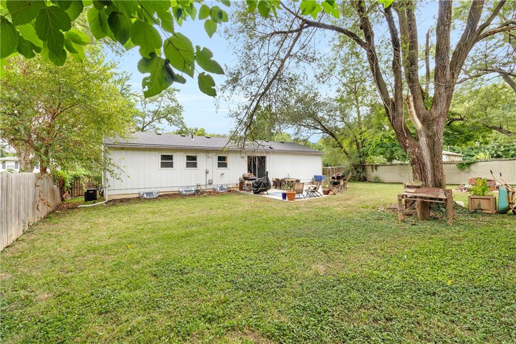 8700 Bannister Terrace Kansas City, MO 64134 - Photo 17 of 22