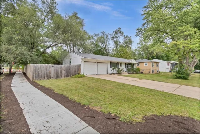 $170,000 | 8700 Bannister Terrace, Kansas City, MO 64134