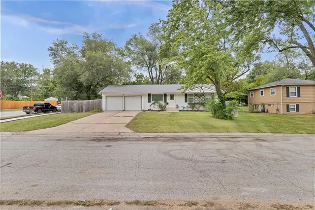 $170,000 | 8700 Bannister Terrace, Kansas City, MO 64134