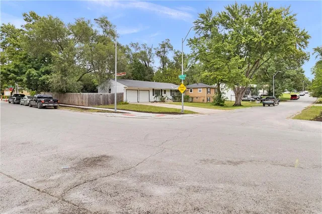 $170,000 | 8700 Bannister Terrace, Kansas City, MO 64134