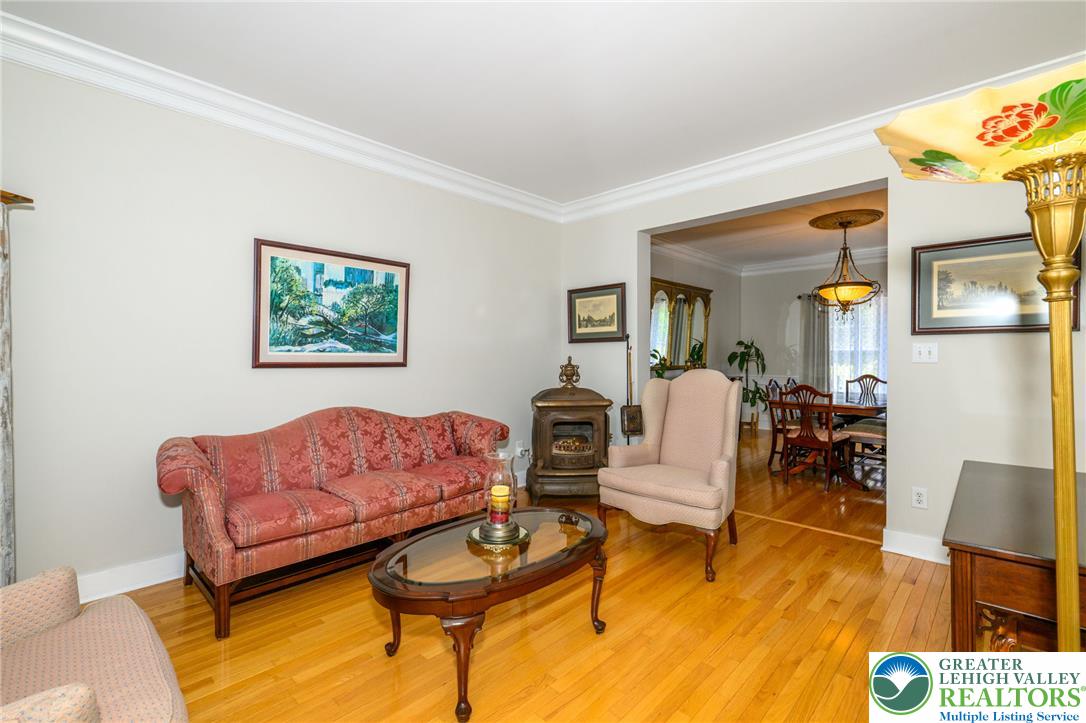 5331 Greenbriar Drive Bethlehem, PA 18017 - Photo 7 of 58