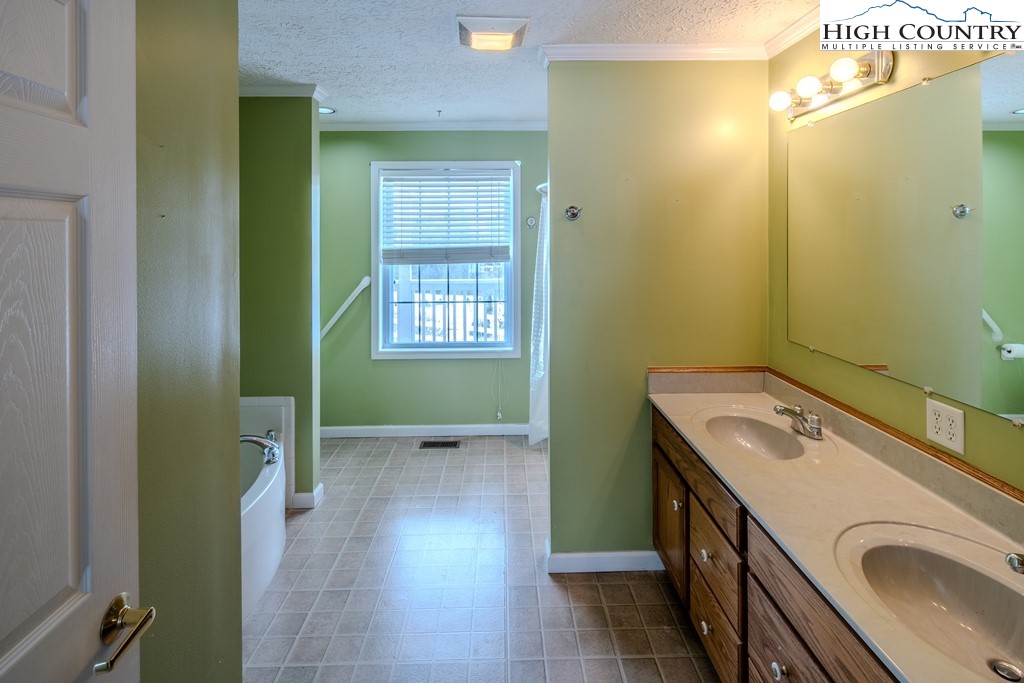 118 Pauper's Ridge Lane Banner Elk, NC 28604 - Photo 15 of 34