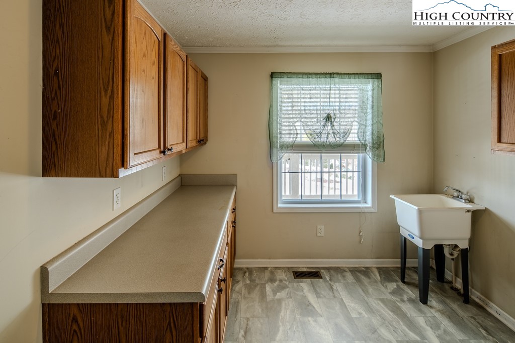 118 Pauper's Ridge Lane Banner Elk, NC 28604 - Photo 18 of 34