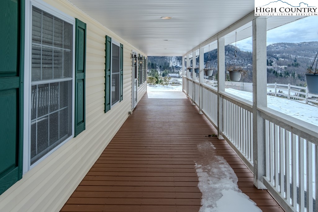 118 Pauper's Ridge Lane Banner Elk, NC 28604 - Photo 4 of 34