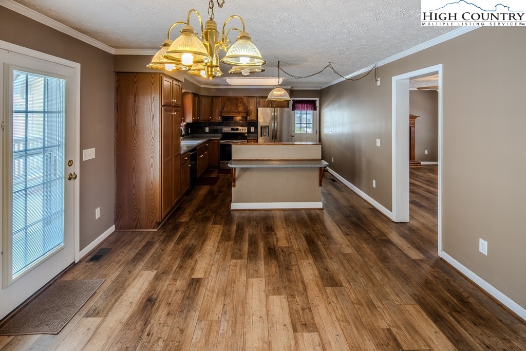 118 Pauper's Ridge Lane Banner Elk, NC 28604 - Photo 8 of 34