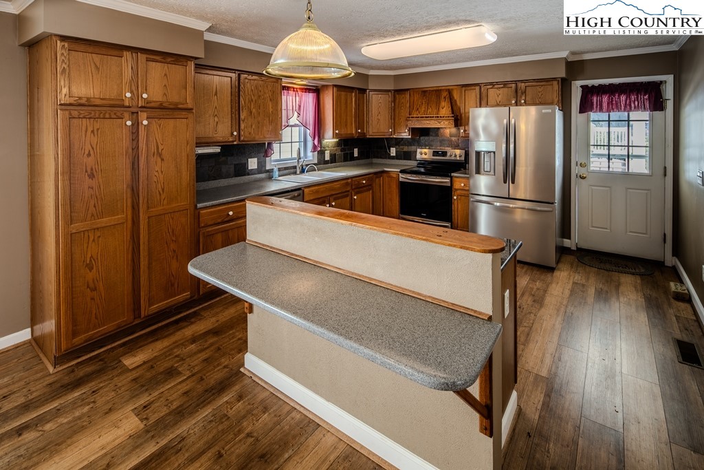 118 Pauper's Ridge Lane Banner Elk, NC 28604 - Photo 10 of 34