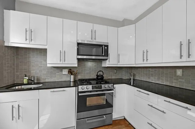 $750,000 | 14 Linden Street, Unit 8, Brookline, MA 02445