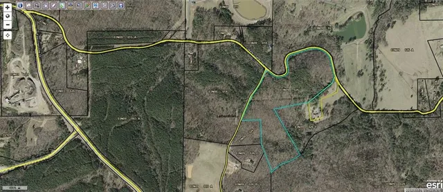 a picture of a bathroom