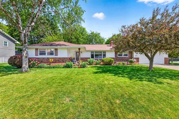 $365,000 | 3320 East Crestview Drive, Appleton, WI 54915