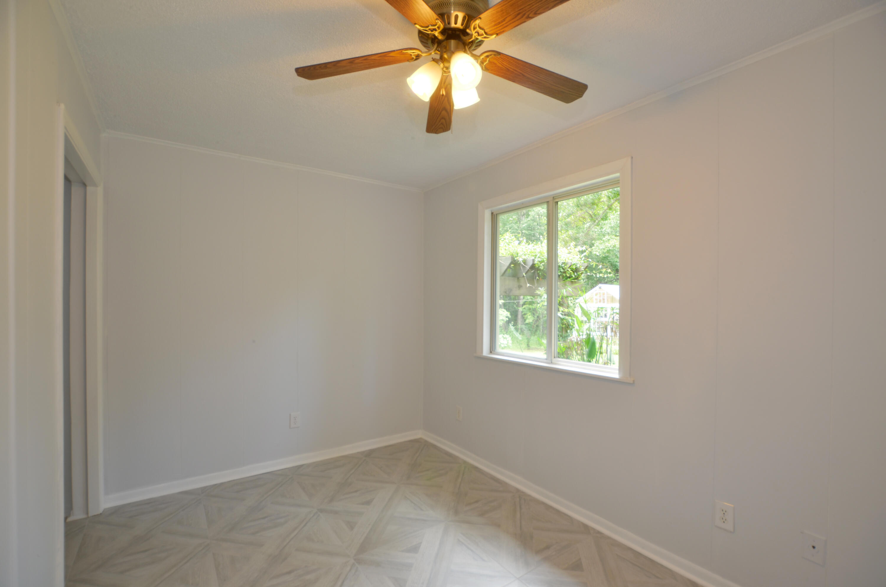 6374 Maxville Road Awendaw, SC 29429 - Photo 15 of 25 16-Bedroom4-awendaw-home-for-rent