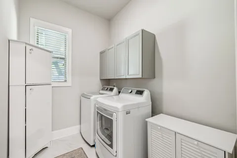 a view of utility room