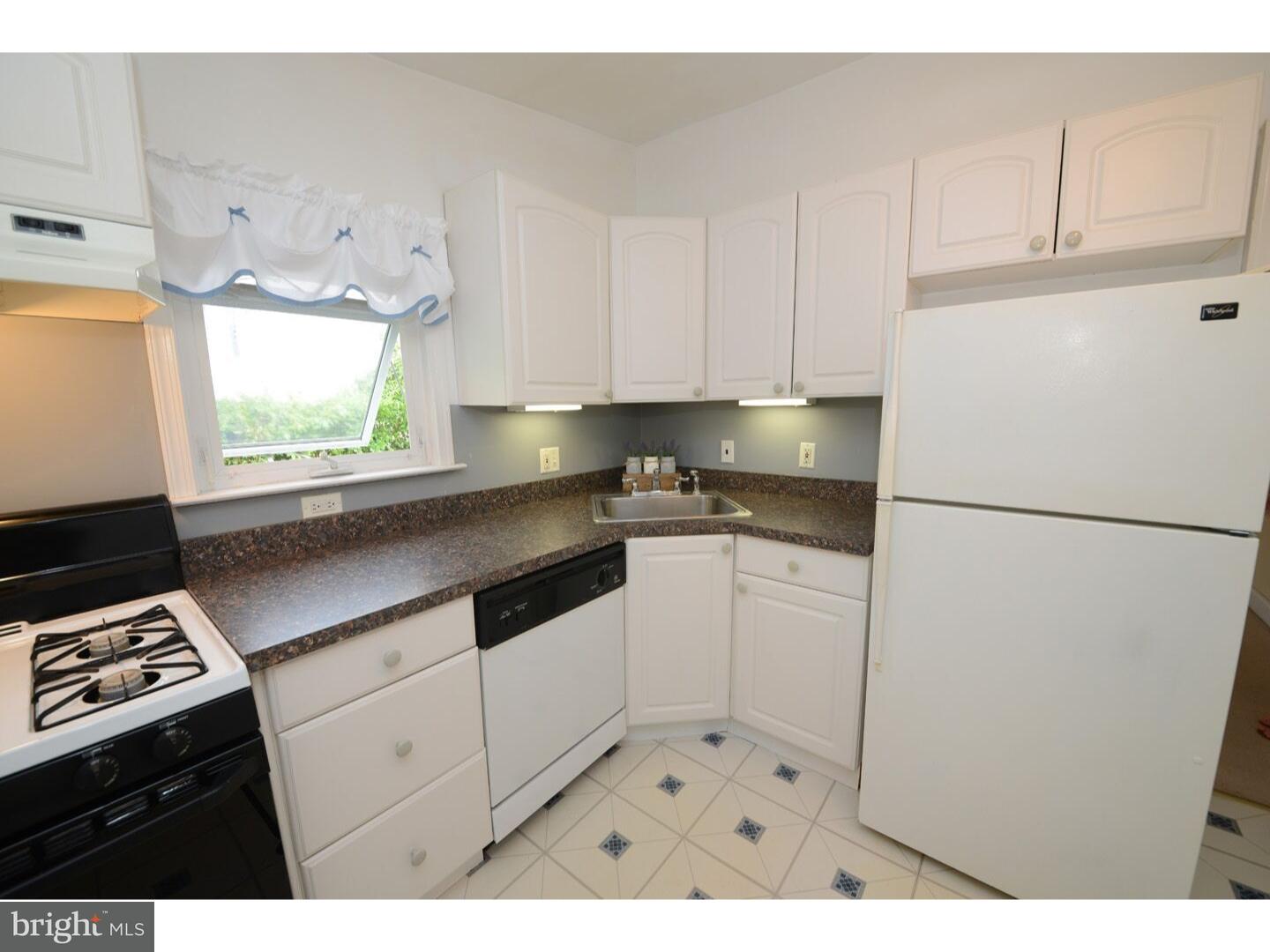 316 Highland Road Cheltenham, PA 19012 - Photo 14 of 24 Kitchen