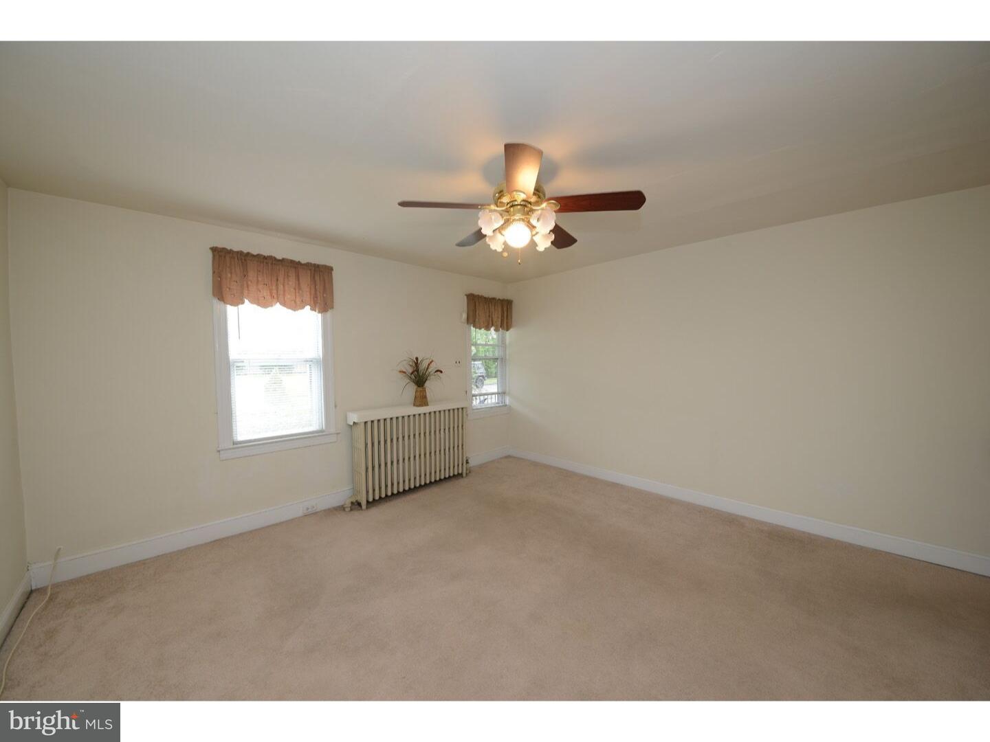 316 Highland Road Cheltenham, PA 19012 - Photo 9 of 24 Living Room