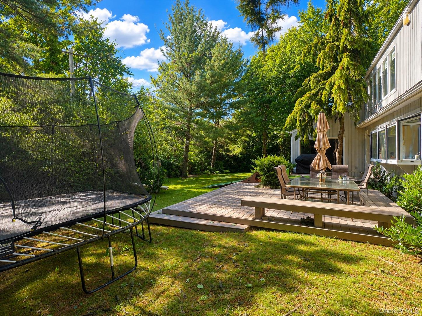 9 Arbor Road East Hills, NY 11577 - Photo 32 of 37
