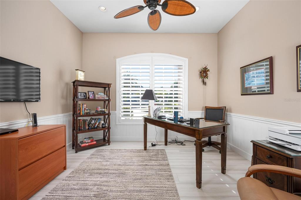 433 Tremingham Way Venice, FL 34293 - Photo 16 of 95