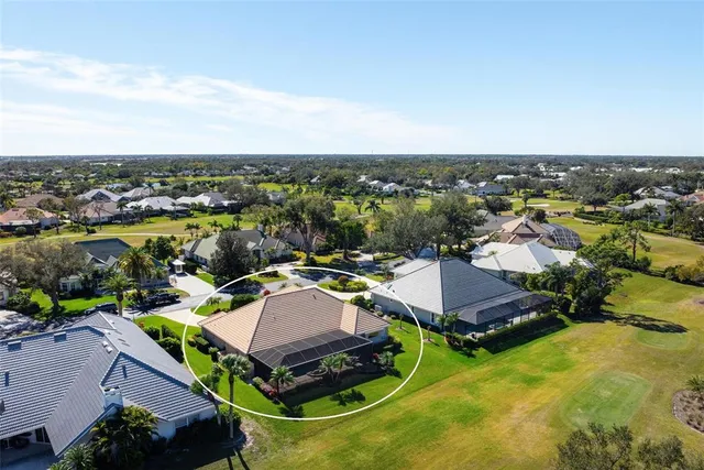 $985,000 | 433 Tremingham Way, Venice, FL 34293