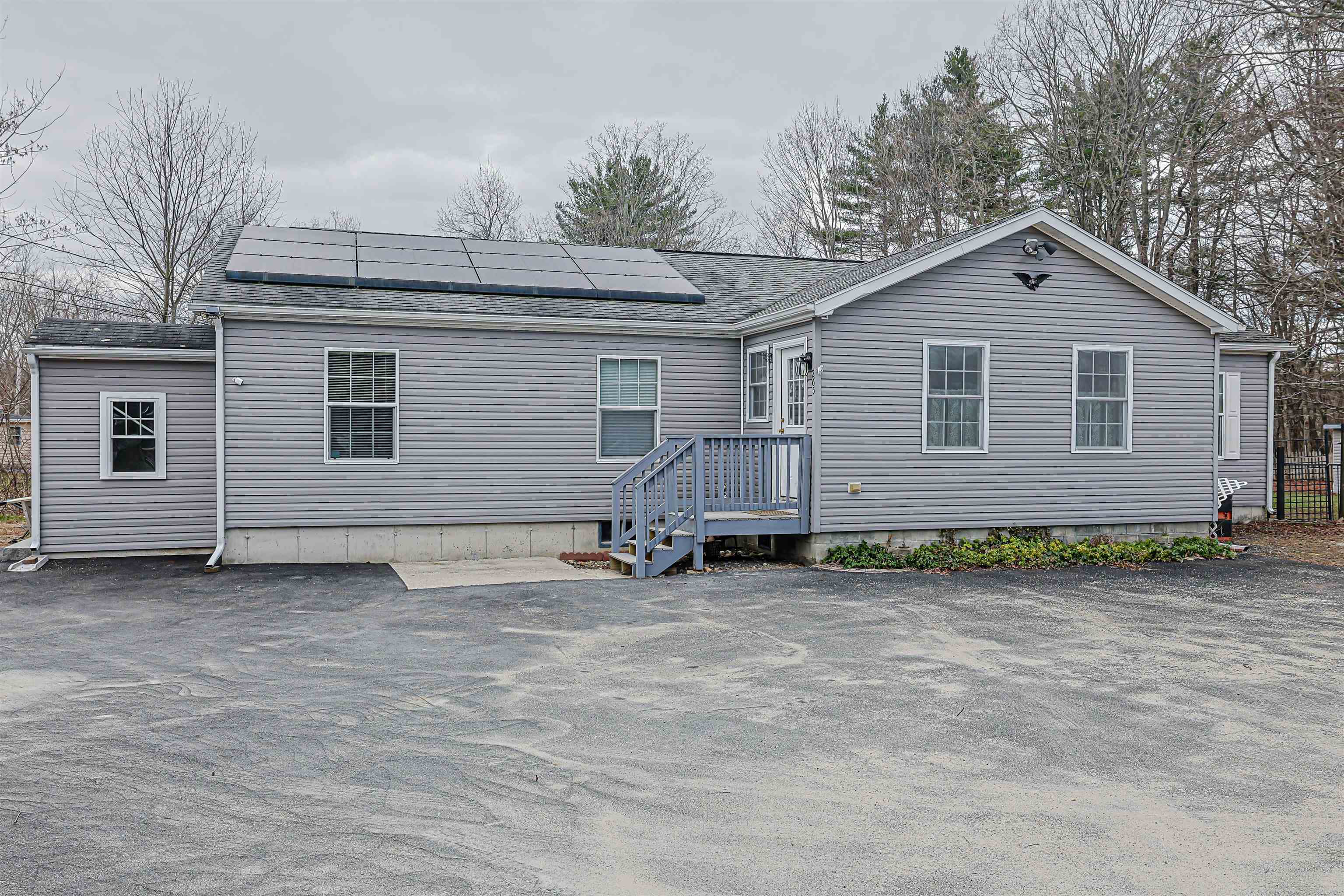 265 Lowell Street Rochester, NH 03867 - Photo 1 of 32