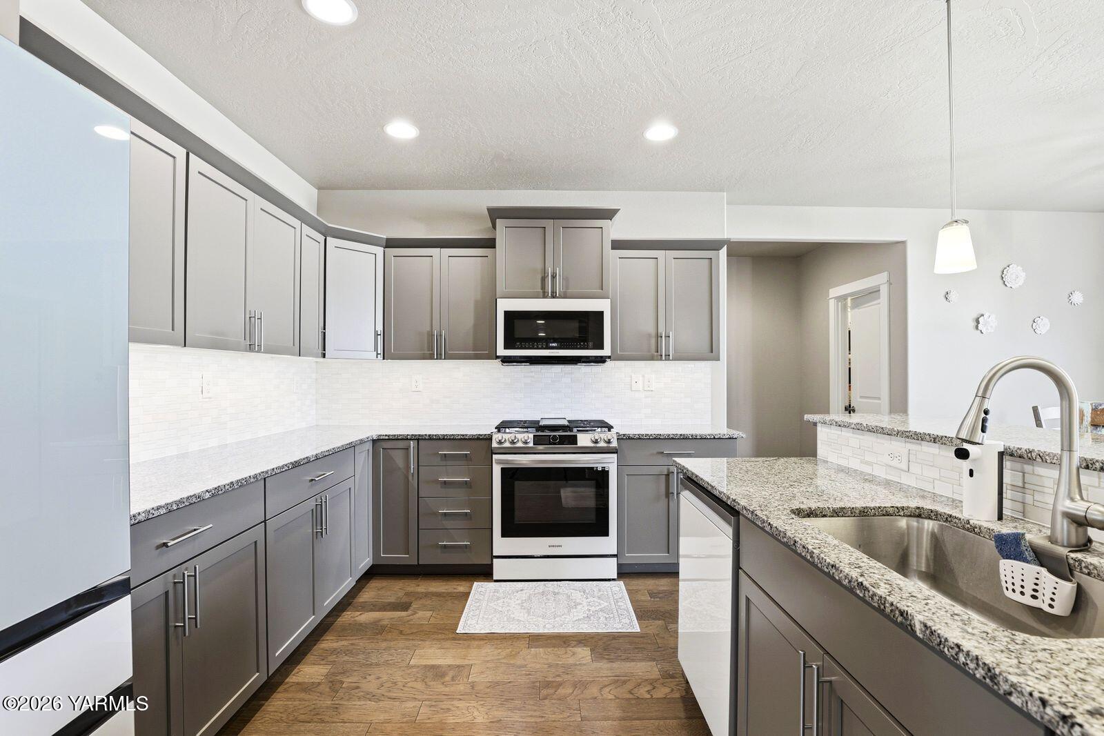 6105 Occidental Road Yakima, WA 98903 - Photo 7 of 25 6105 Occidental Rd_014