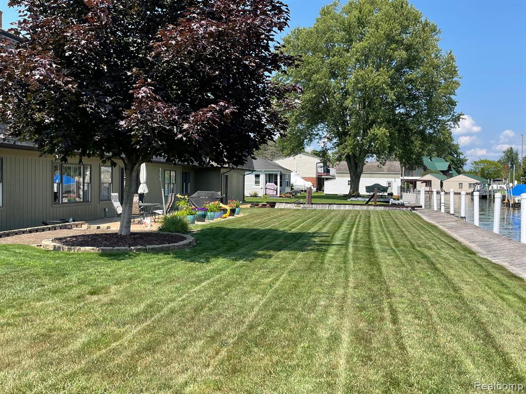 46070 Edgewater Street Chesterfield, MI 48047 - Photo 9 of 65