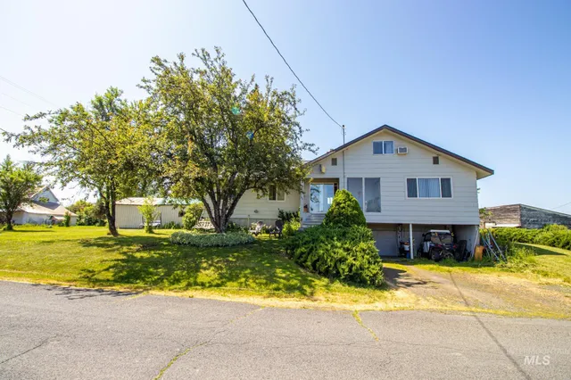 $375,000 | 105 Weippe Avenue, Weippe, ID 83553