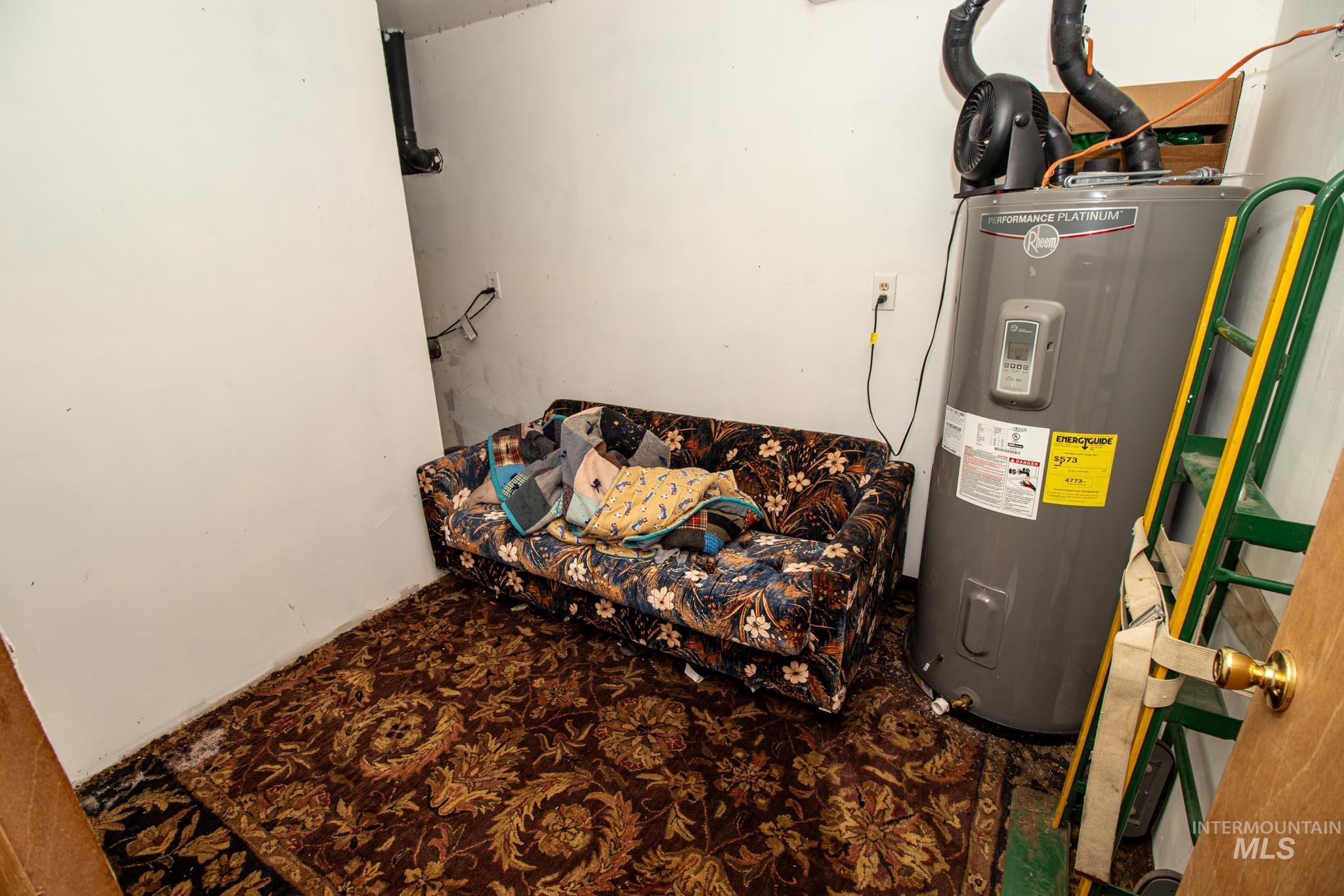 105 Weippe Avenue Weippe, ID 83553 - Photo 40 of 43 featuring electric water heater