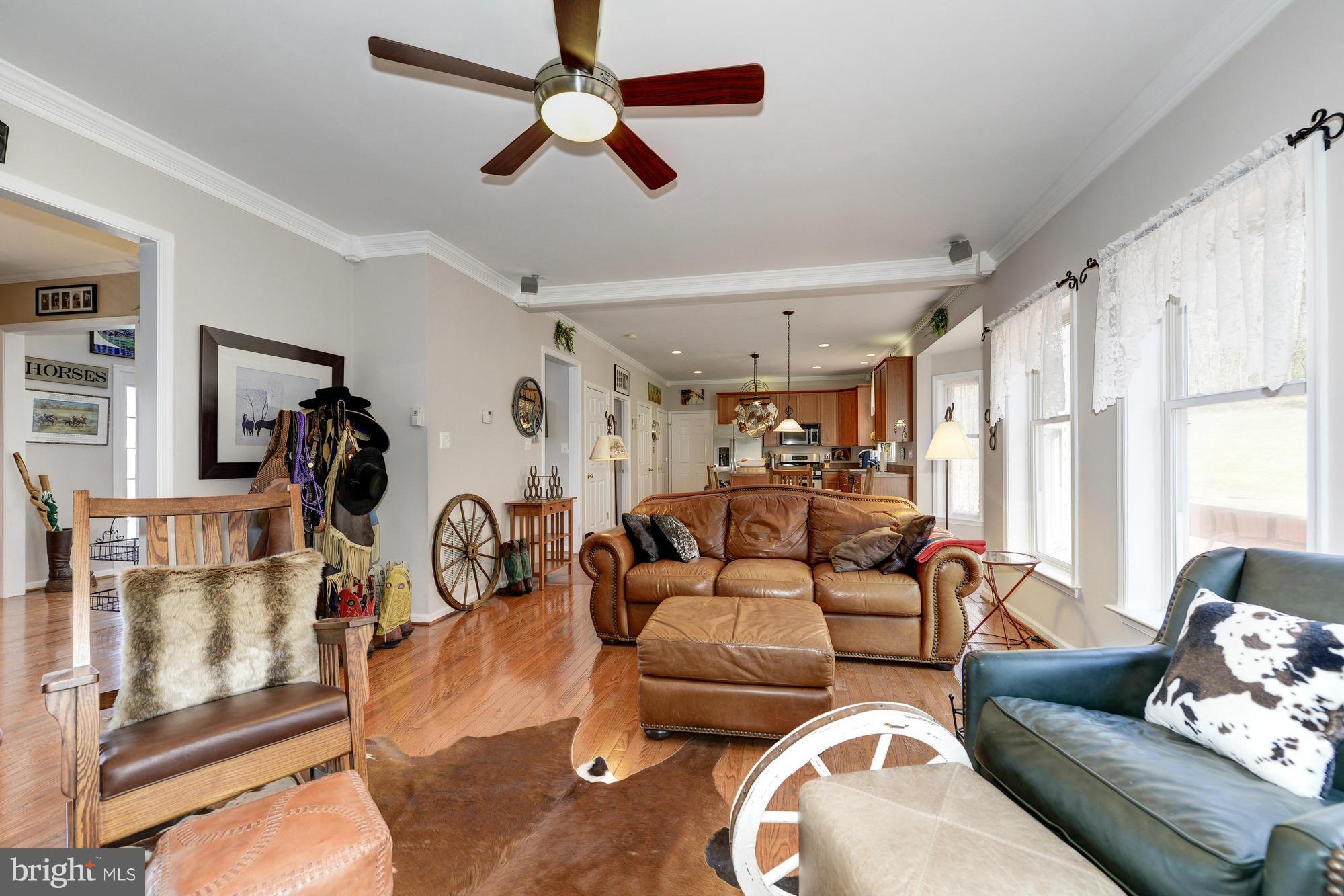 9741 Crest Hill Road Marshall, VA 20115 - Photo 13 of 30 Interior (General)