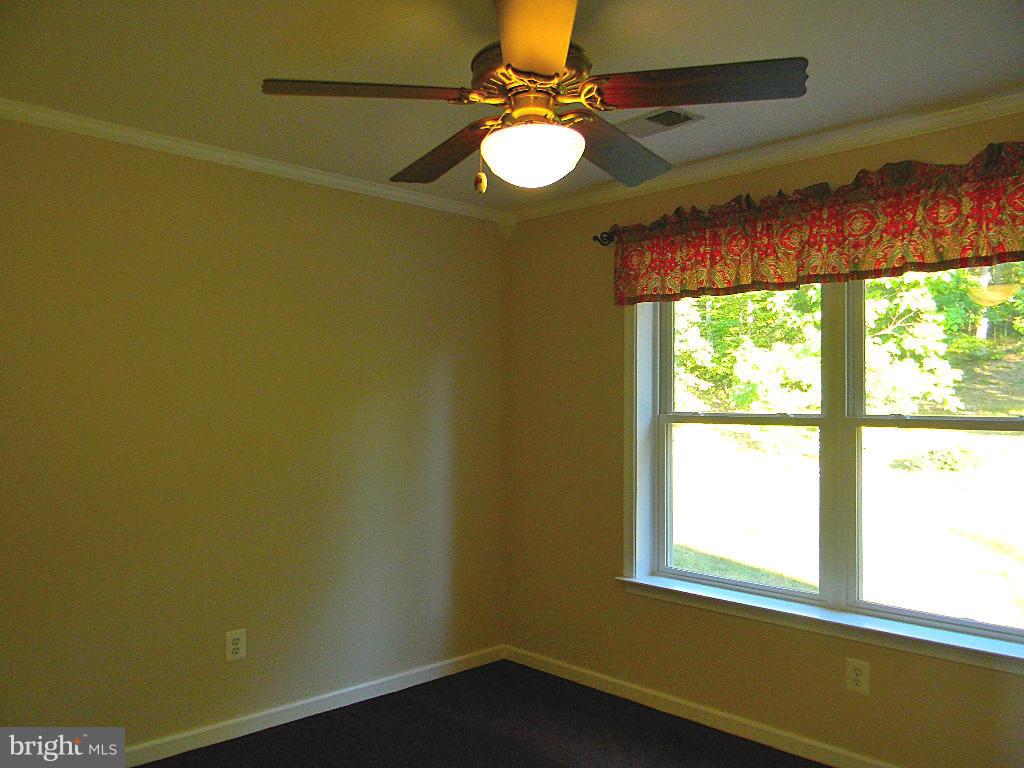 9741 Crest Hill Road Marshall, VA 20115 - Photo 22 of 30 Bedroom