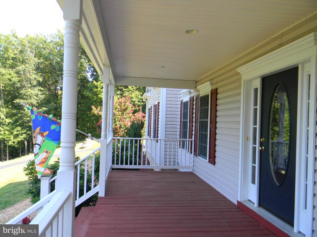 9741 Crest Hill Road Marshall, VA 20115 - Photo 4 of 30 Exterior (Front)