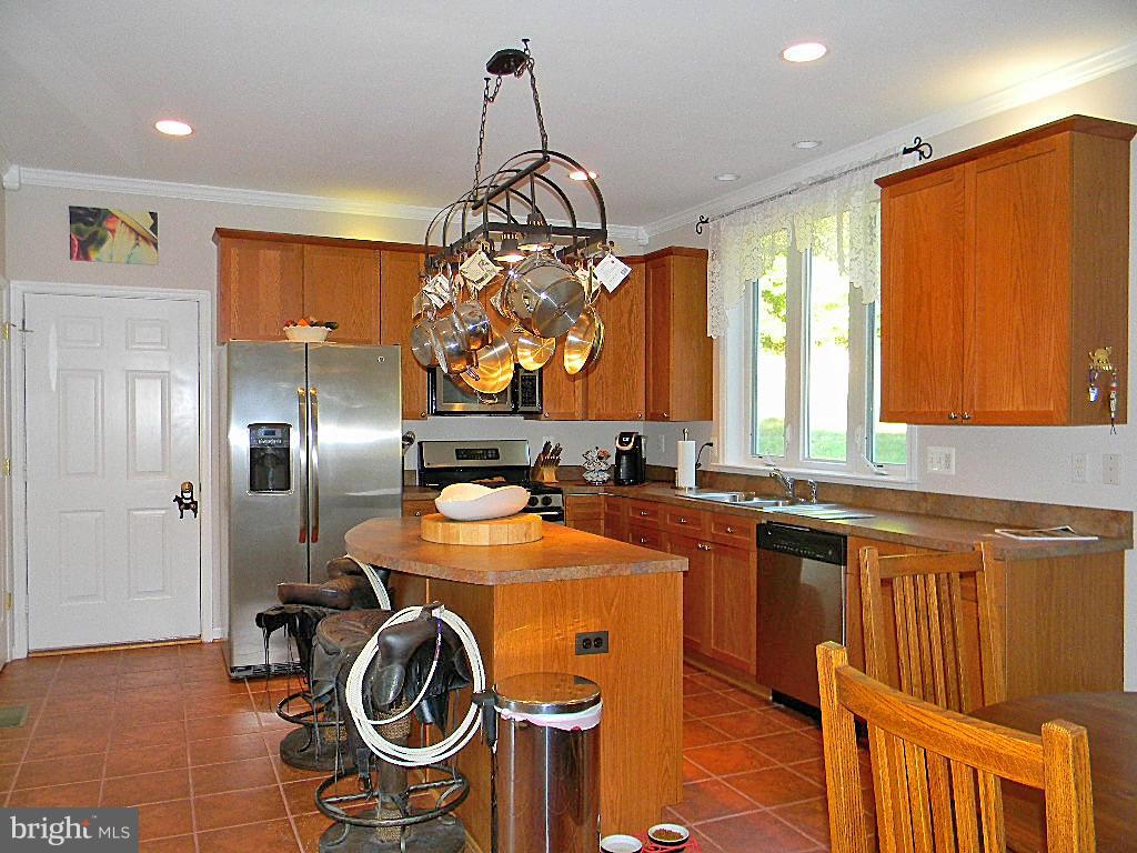 9741 Crest Hill Road Marshall, VA 20115 - Photo 10 of 30 Kitchen