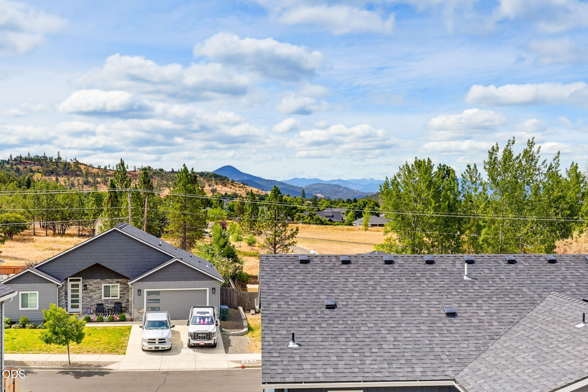 1031 Ruby Meadows Drive Eagle Point, OR 97524 - Photo 6 of 44