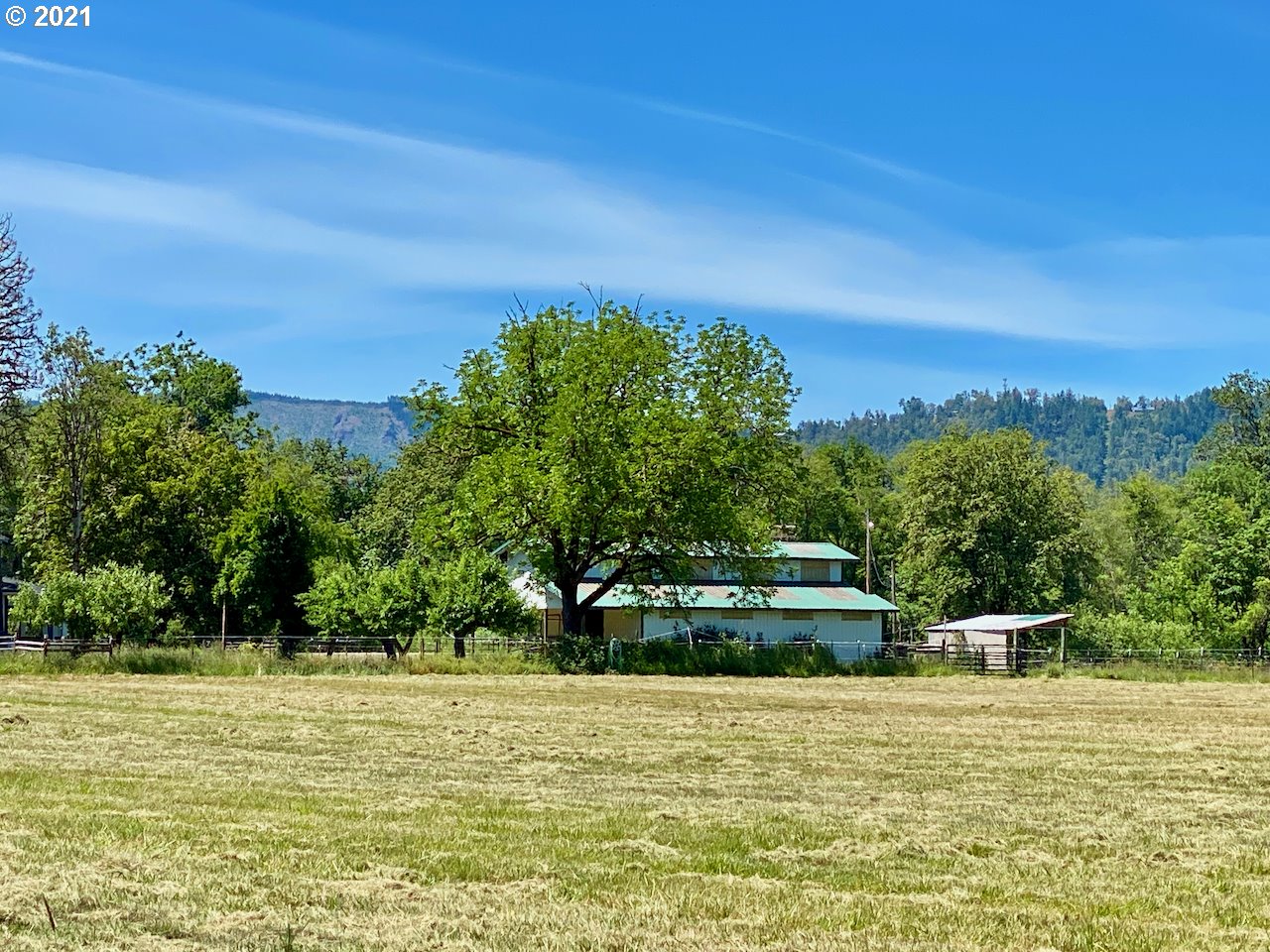 8820 Lookingglass Road Roseburg, OR 97471 - Photo 1 of 28 Gallery Image 1