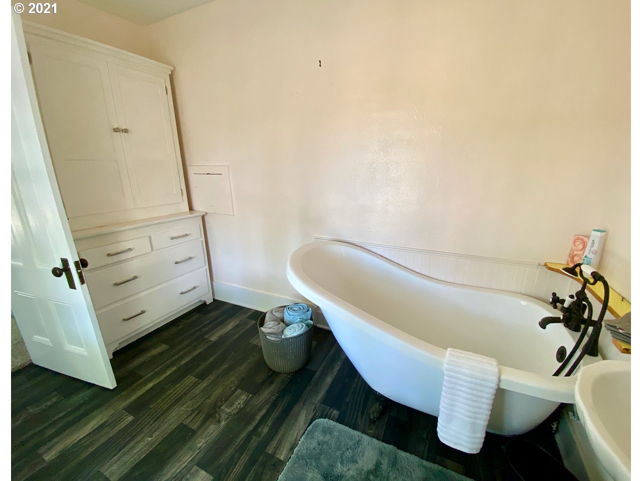 8820 Lookingglass Road Roseburg, OR 97471 - Photo 17 of 28 Gallery Image 17