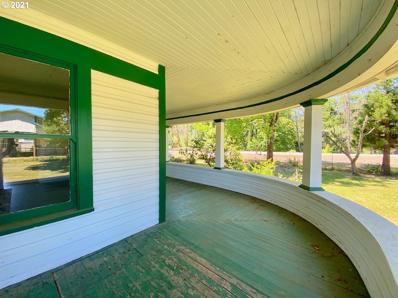 8820 Lookingglass Road Roseburg, OR 97471 - Photo 19 of 28 Gallery Image 19
