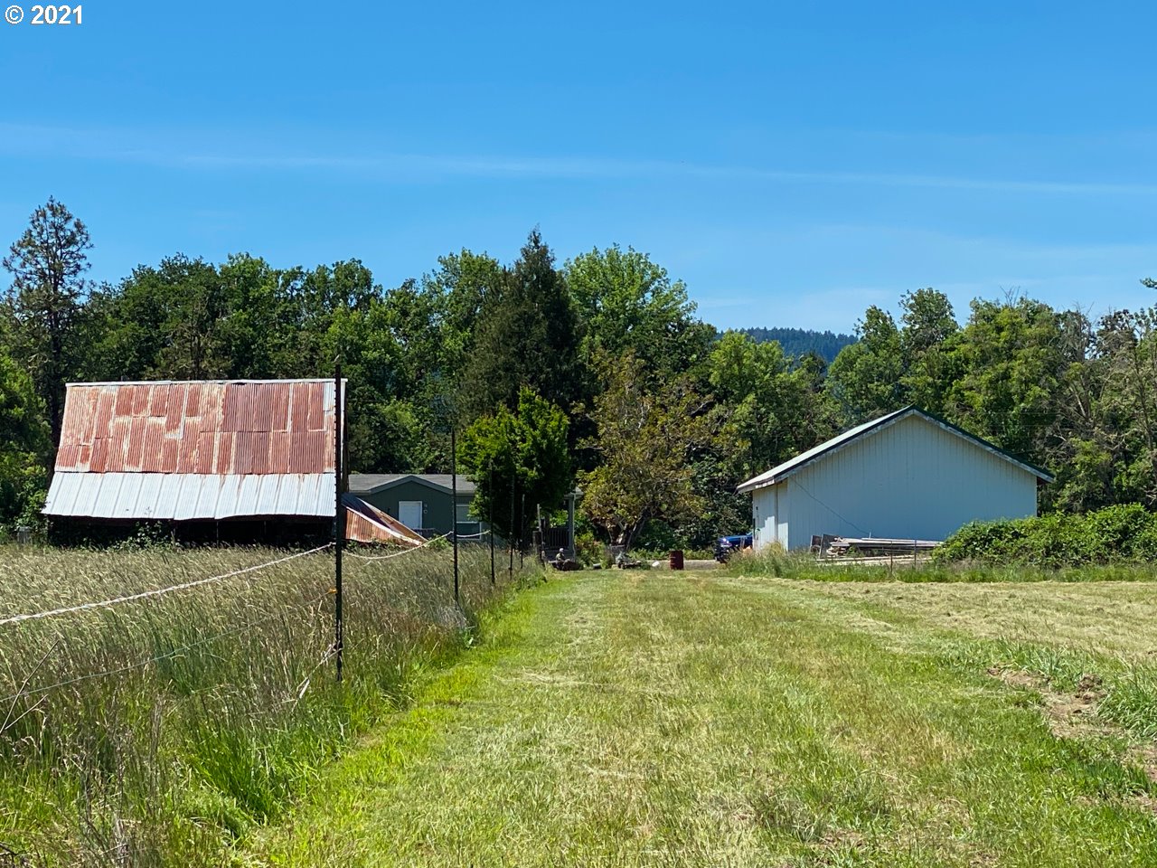 8820 Lookingglass Road Roseburg, OR 97471 - Photo 24 of 28 Gallery Image 24
