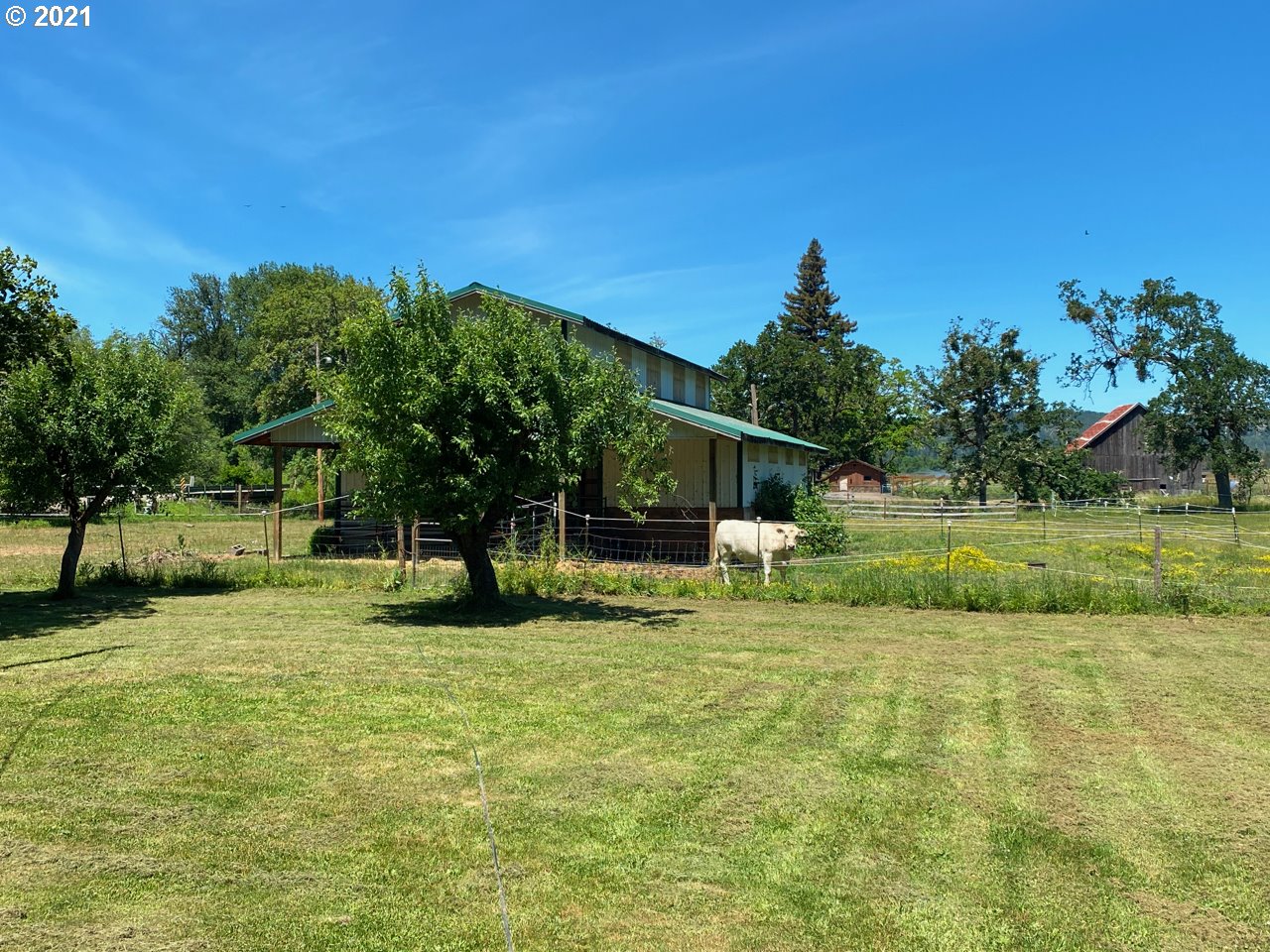 8820 Lookingglass Road Roseburg, OR 97471 - Photo 27 of 28 Gallery Image 27