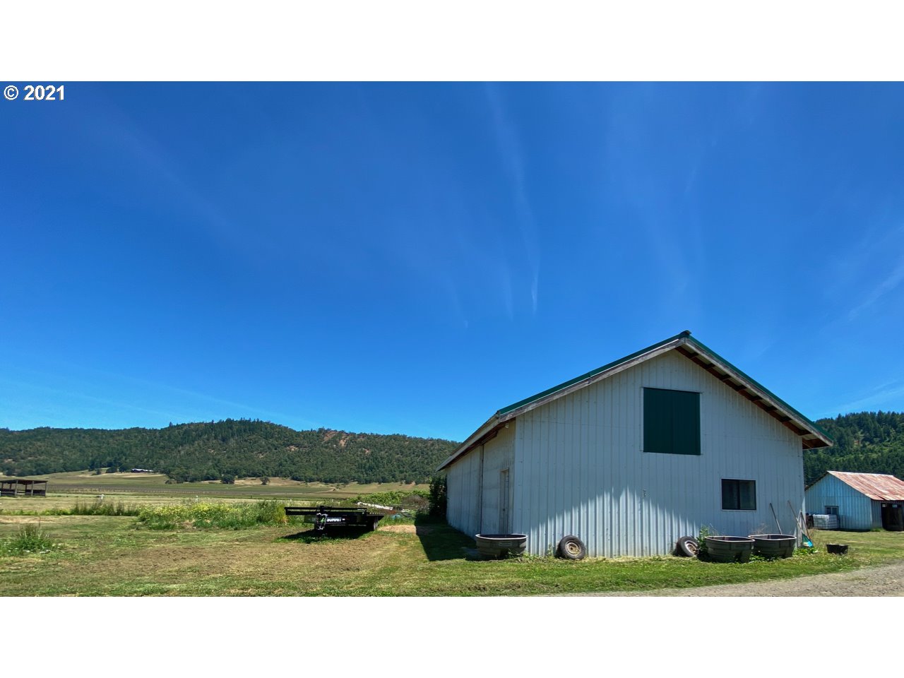 8820 Lookingglass Road Roseburg, OR 97471 - Photo 5 of 28 Gallery Image 5