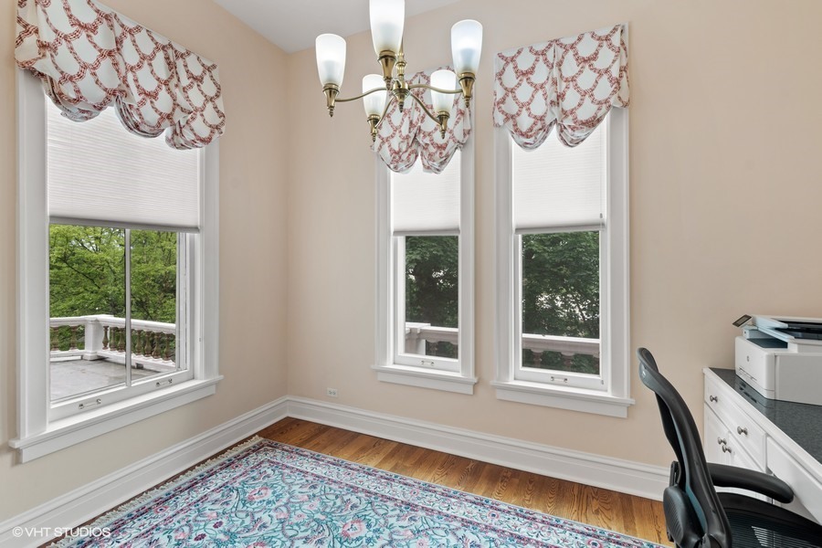 750 Glencoe Drive Glencoe, IL 60022 - Photo 12 of 26 a view of a room with a window