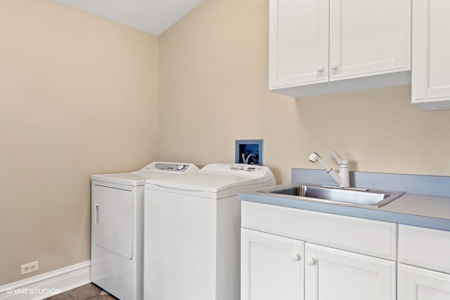 750 Glencoe Drive Glencoe, IL 60022 - Photo 16 of 26 a view of entryway