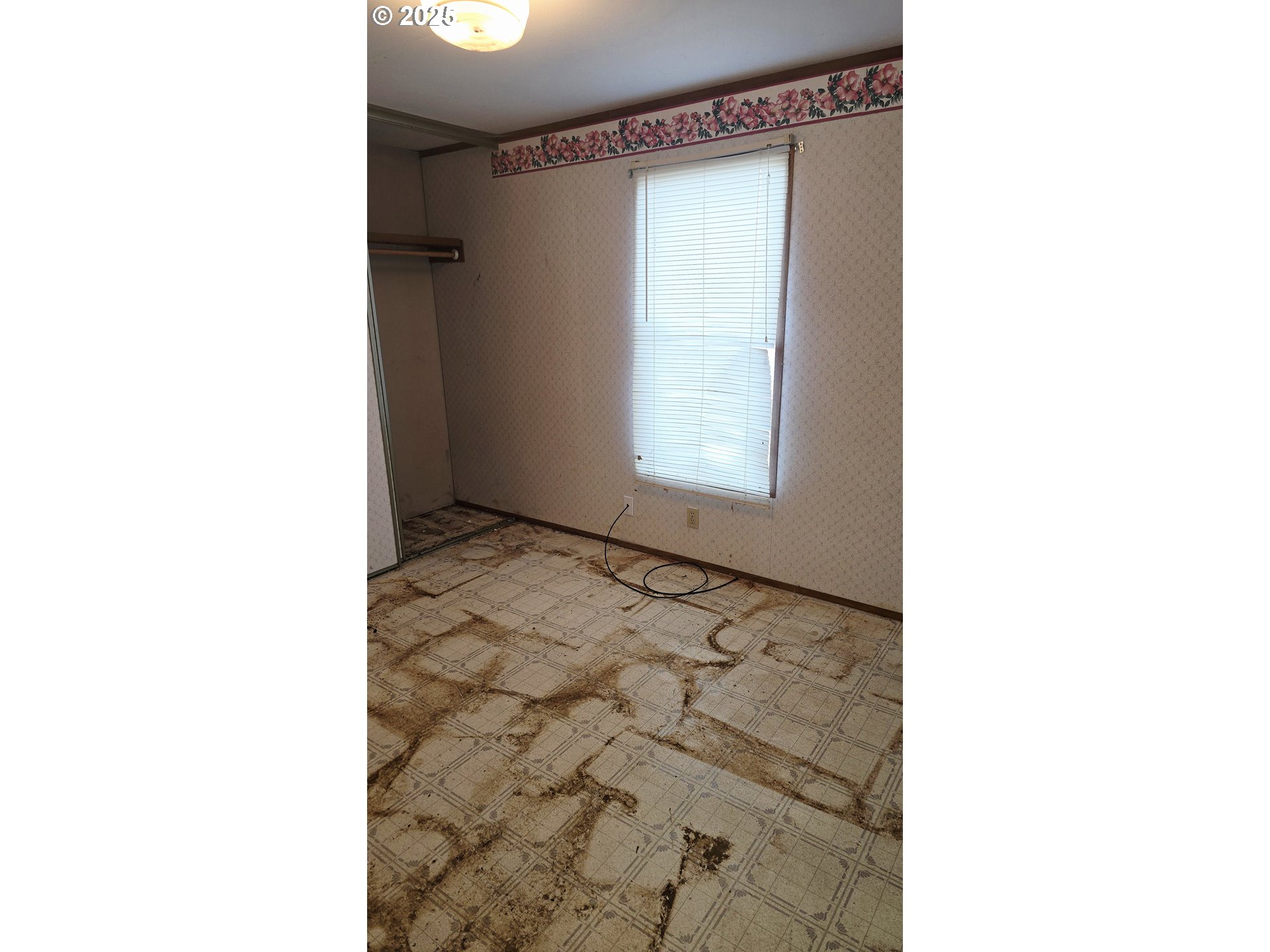 610 East Fulton Street Union, OR 97883 - Photo 14 of 27 a bathroom with a sink and a vanity