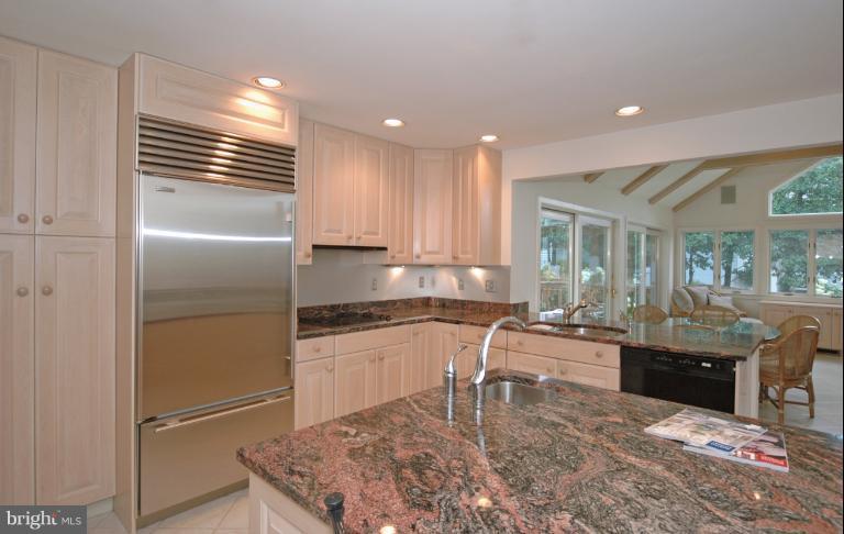 5634 Oldchester Road Bethesda, MD 20814 - Photo 12 of 28 Kitchen