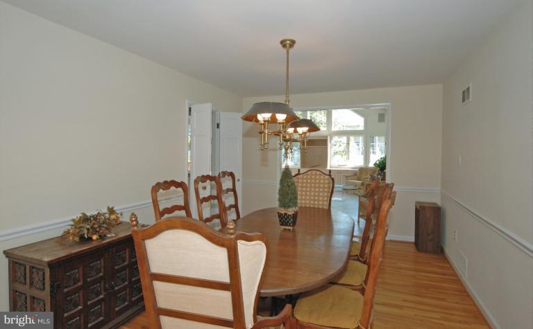 5634 Oldchester Road Bethesda, MD 20814 - Photo 15 of 28 Dining Room